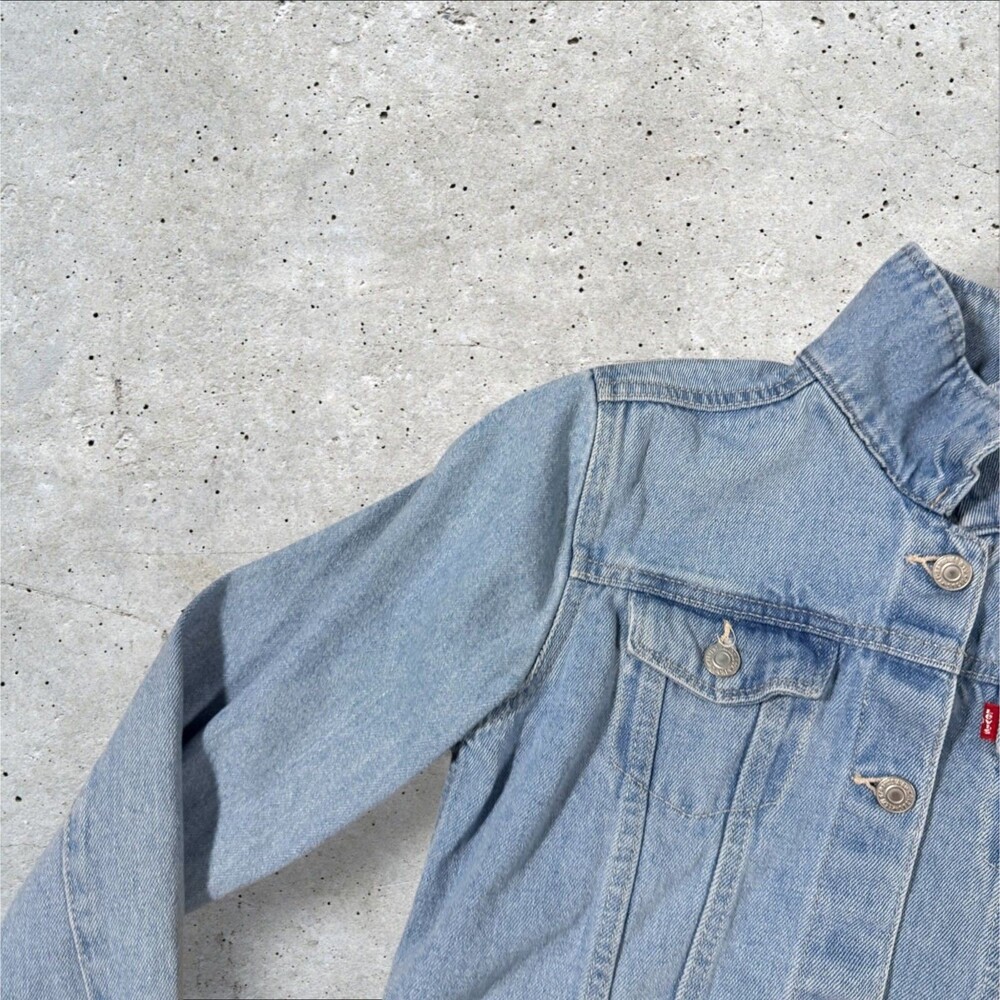 Vintage Levis Denim Trucker Jacket Youth XL Light Wash Button Up Jean Coat - Picture 4 of 8